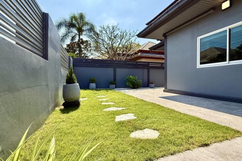 House in Bang Lamung, Thailand 3 bedrooms № 158742 - photo 30