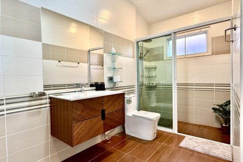 House in Bang Lamung, Thailand 3 bedrooms № 158742 - photo 20