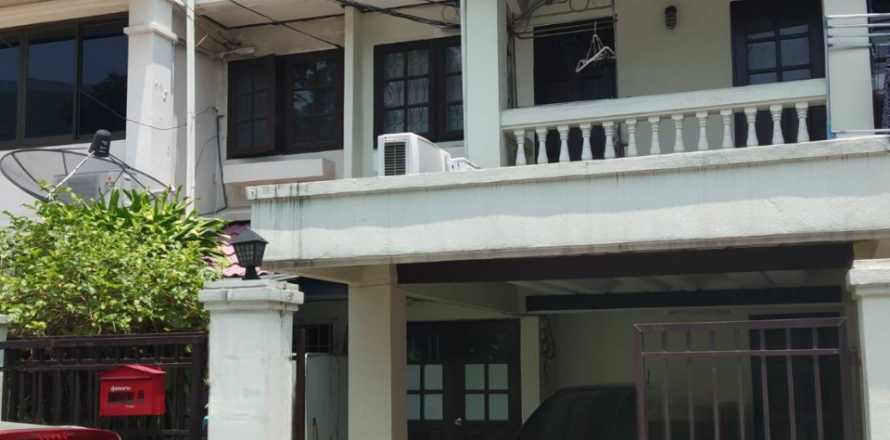 Таунхаус в Бангкапи, Бангкок, Таиланд с 4 спальнями  № 151698