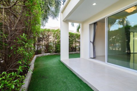 Condo in Pattaya, Thailand, 2 bedrooms № 170307 - photo 4