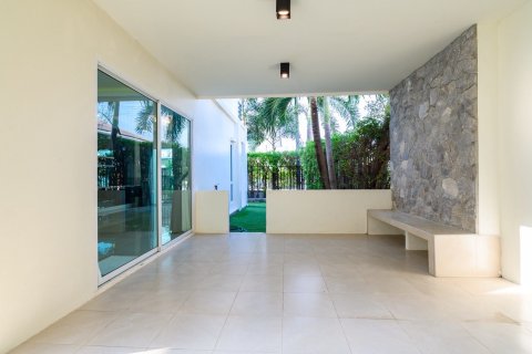 Condo in Pattaya, Thailand, 2 bedrooms № 170307 - photo 7