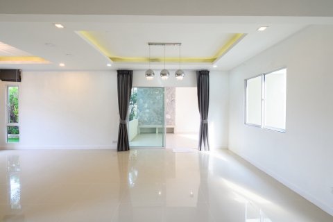 Condo in Pattaya, Thailand, 2 bedrooms № 170307 - photo 14