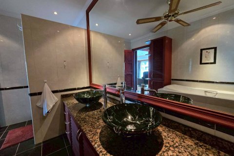 Condo in Pattaya, Thailand, 2 bedrooms № 170308 - photo 19