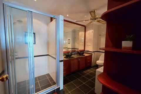 Condo in Pattaya, Thailand, 2 bedrooms № 170308 - photo 11