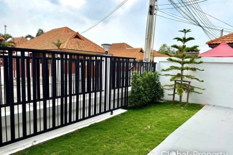 Дом в Паттайе, Таиланд с 3 спальнями  № 170428 - фото 2