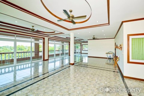 Maison à Pattaya, Thaïlande 6 chambres № 170430 - photo 9