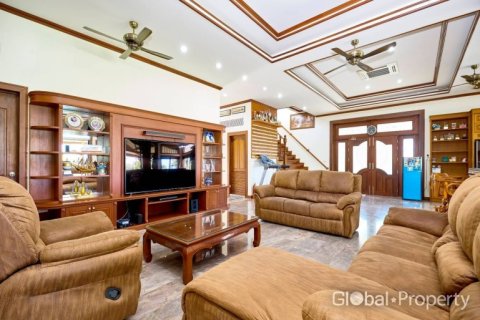 Maison à Pattaya, Thaïlande 6 chambres № 170430 - photo 16