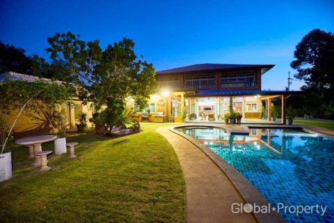 Maison à Pattaya, Thaïlande 6 chambres № 170430 - photo 2