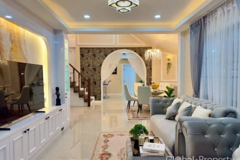 House in Pattaya, Thailand 3 bedrooms № 170427 - photo 10