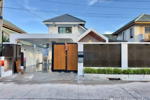 House in Pattaya, Thailand 3 bedrooms № 170427