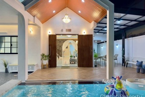 House in Pattaya, Thailand 3 bedrooms № 170427 - photo 2