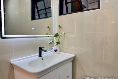 House in Pattaya, Thailand 3 bedrooms № 170427 - photo 18