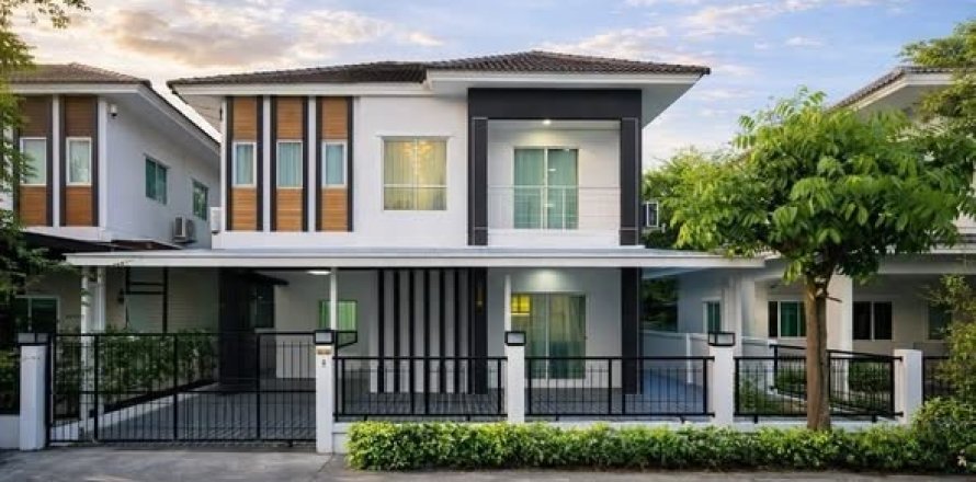 House in Pattaya, Thailand 4 bedrooms № 170429