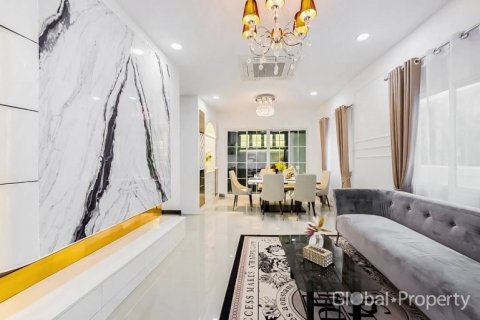 House in Pattaya, Thailand 4 bedrooms № 170429 - photo 8