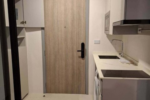 Studio in the Condo in Huai Khwang, Bangkok, Thailand № 169066 - photo 7