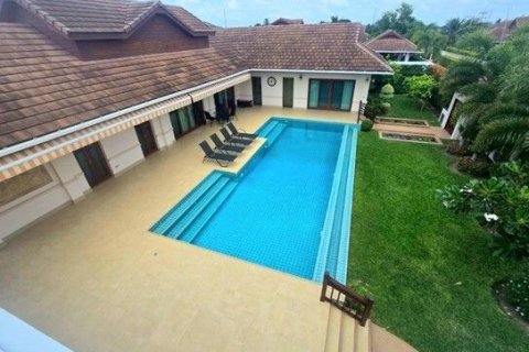 Villa in Hua Hin, Thailand 4 bedrooms № 169062