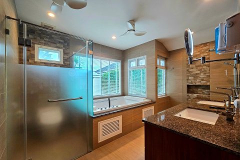 Villa in Hua Hin, Thailand 4 bedrooms № 169062 - photo 26