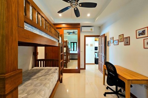 Villa in Hua Hin, Thailand 4 bedrooms № 169062 - photo 7
