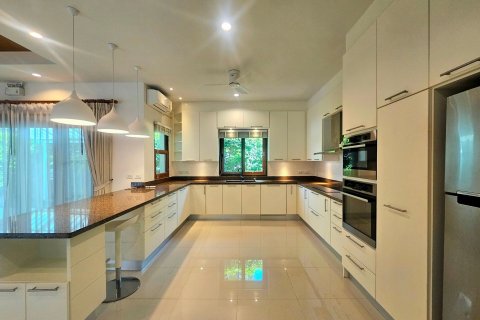 Villa in Hua Hin, Thailand 4 bedrooms № 169062 - photo 4