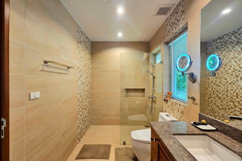 Villa in Hua Hin, Thailand 4 bedrooms № 169062 - photo 5