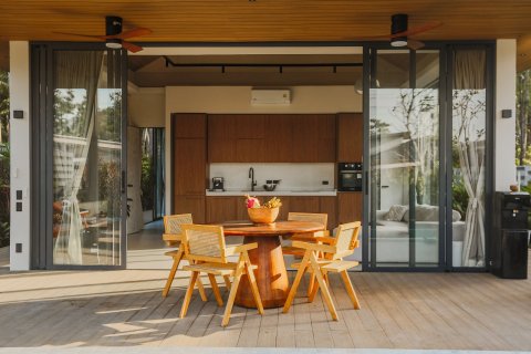 Villa in Surat Thani, Thailand 2 bedrooms № 169064 - photo 2