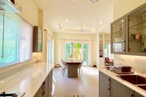 House in Chiang Mai, Thailand 3 bedrooms № 162678 - photo 14