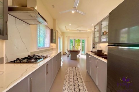 House in Chiang Mai, Thailand 3 bedrooms № 162678 - photo 13