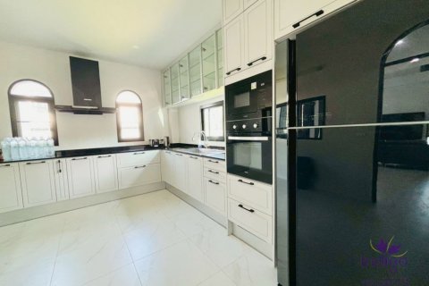 Villa in Chiang Mai, Thailand 4 bedrooms № 162684 - photo 15