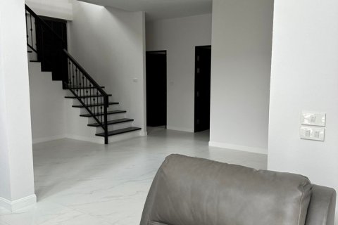 Villa in Chiang Mai, Thailand 4 bedrooms № 162684 - photo 11