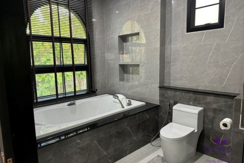 Villa in Chiang Mai, Thailand 4 bedrooms № 162684 - photo 19