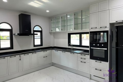 Villa in Chiang Mai, Thailand 4 bedrooms № 162684 - photo 13