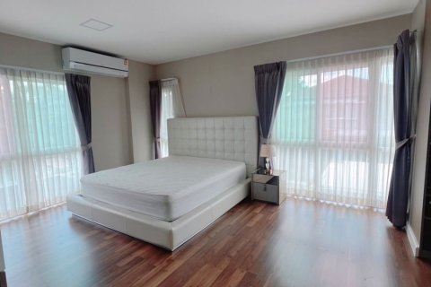 House in Chiang Mai, Thailand 3 bedrooms № 162679 - photo 25