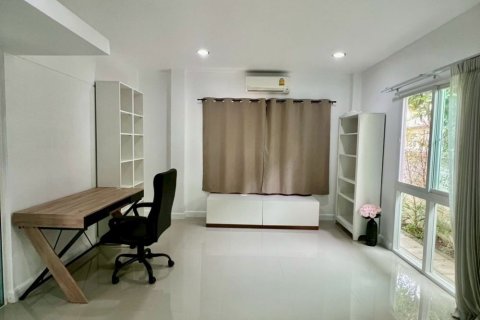 House in Chiang Mai, Thailand 3 bedrooms № 162679 - photo 18