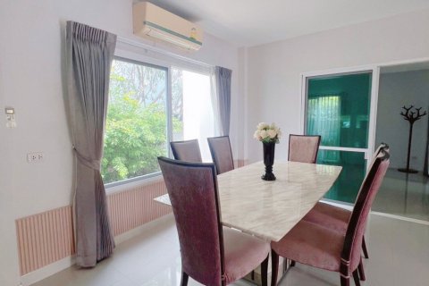 House in Chiang Mai, Thailand 3 bedrooms № 162679 - photo 9