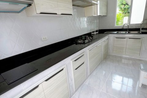 House in Chiang Mai, Thailand 3 bedrooms № 162679 - photo 20