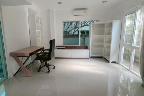 House in Chiang Mai, Thailand 3 bedrooms № 162679 - photo 15