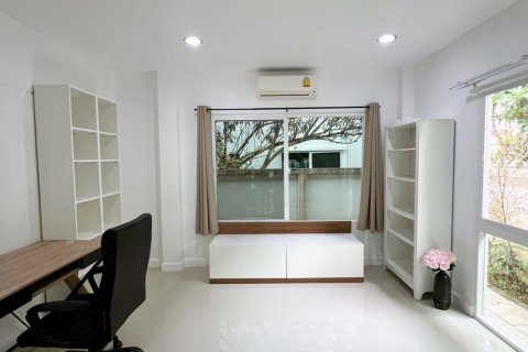 House in Chiang Mai, Thailand 3 bedrooms № 162679 - photo 17