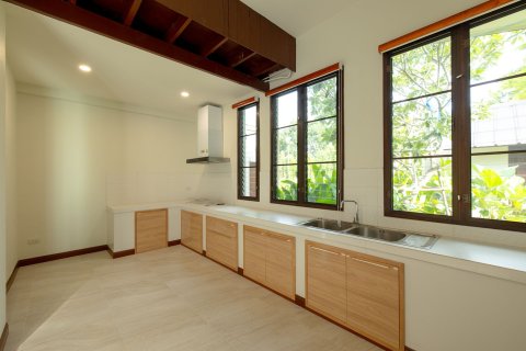 Duplex in Chiang Mai, Thailand 4 bedrooms № 155120 - photo 25