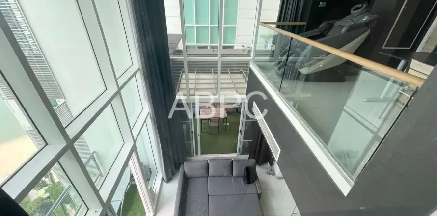 Condominio de 2 dormitorios en Jomtien Beach, Pattaya, Tailandia № 210757