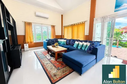 Casa de 3 dormitorios en Pattaya, Tailandia № 210761 - foto 3