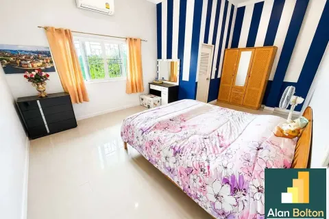 Casa de 3 dormitorios en Pattaya, Tailandia № 210761 - foto 12