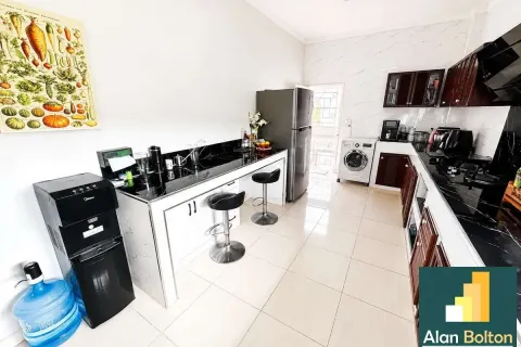 Casa de 3 dormitorios en Pattaya, Tailandia № 210761 - foto 8