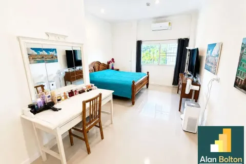 Casa de 3 dormitorios en Pattaya, Tailandia № 210761 - foto 10