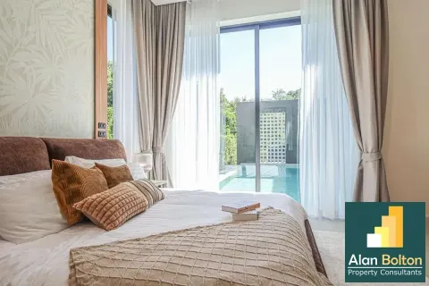 Casa de 5 dormitorios en Jomtien Beach, Pattaya, Tailandia № 210759 - foto 10