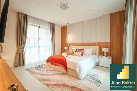 Casa de 5 dormitorios en Jomtien Beach, Pattaya, Tailandia № 210759 - foto 4