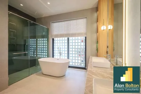 Casa de 5 dormitorios en Jomtien Beach, Pattaya, Tailandia № 210759 - foto 3