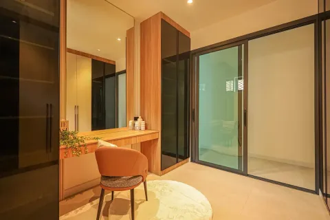 Casa de 5 dormitorios en Jomtien Beach, Pattaya, Tailandia № 210759 - foto 18
