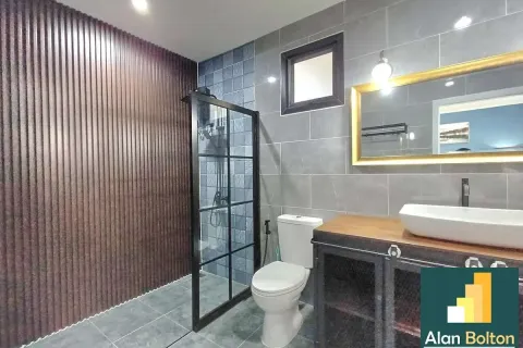 Casa de 5 dormitorios en Pattaya, Tailandia № 210760 - foto 17