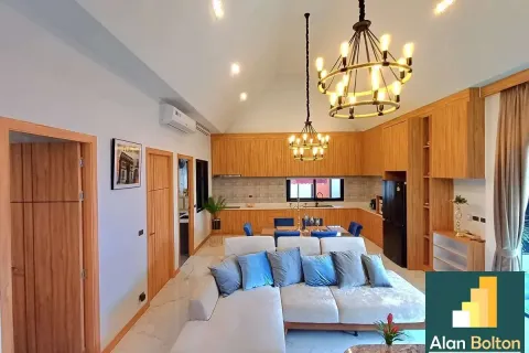 Casa de 5 dormitorios en Pattaya, Tailandia № 210760 - foto 8