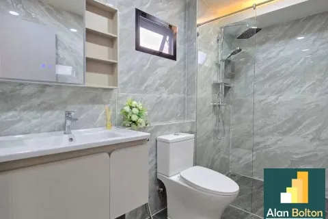 Casa de 4 dormitorios en Pattaya, Tailandia № 210756 - foto 4